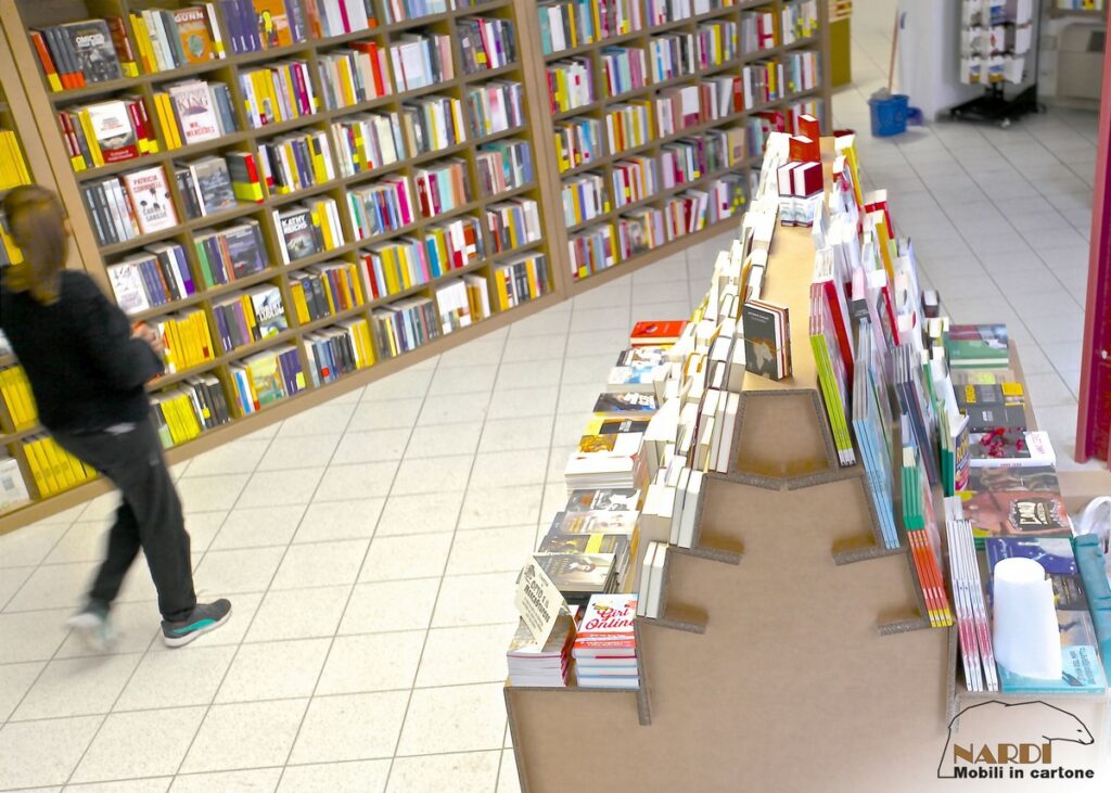 scaffalatura in cartone per librerie