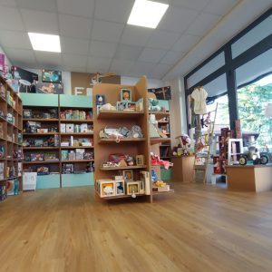 Ecological set-up for toy stores - shop fittings