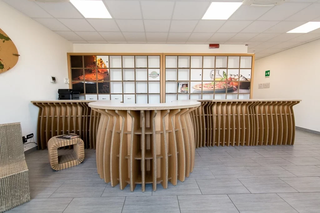 Valpizza- shop furniture