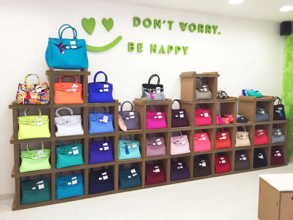 Moma Tenerife - shop furniture