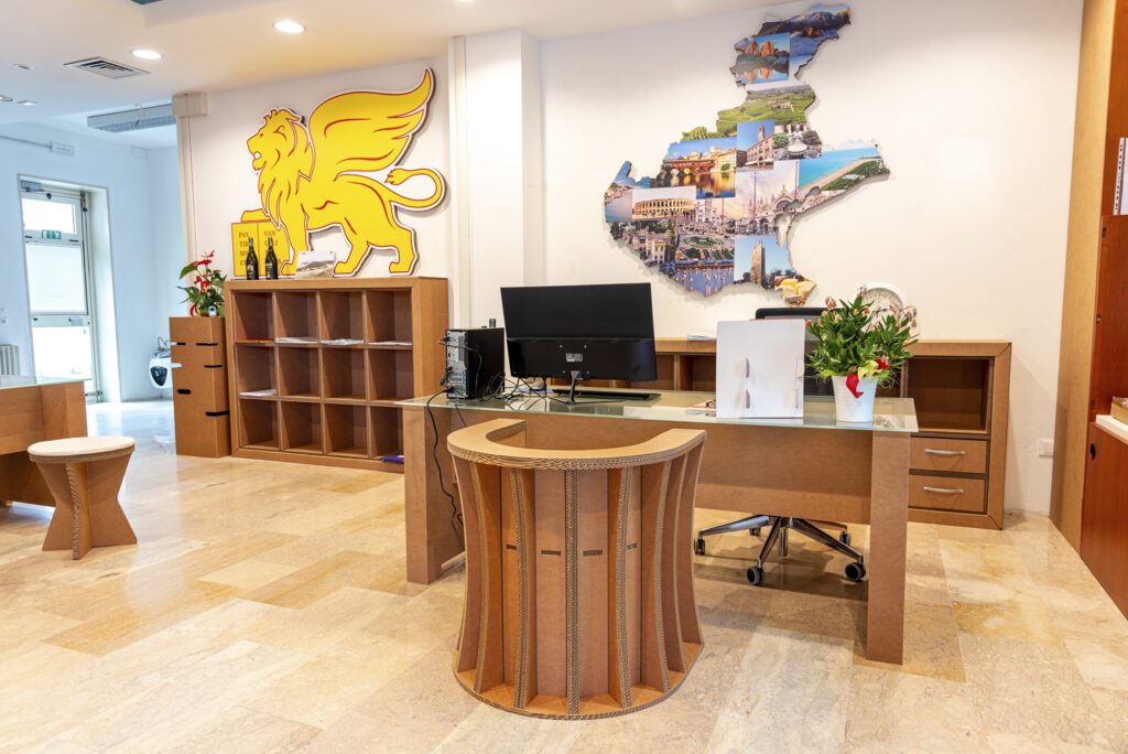 4 Travel - office furniture