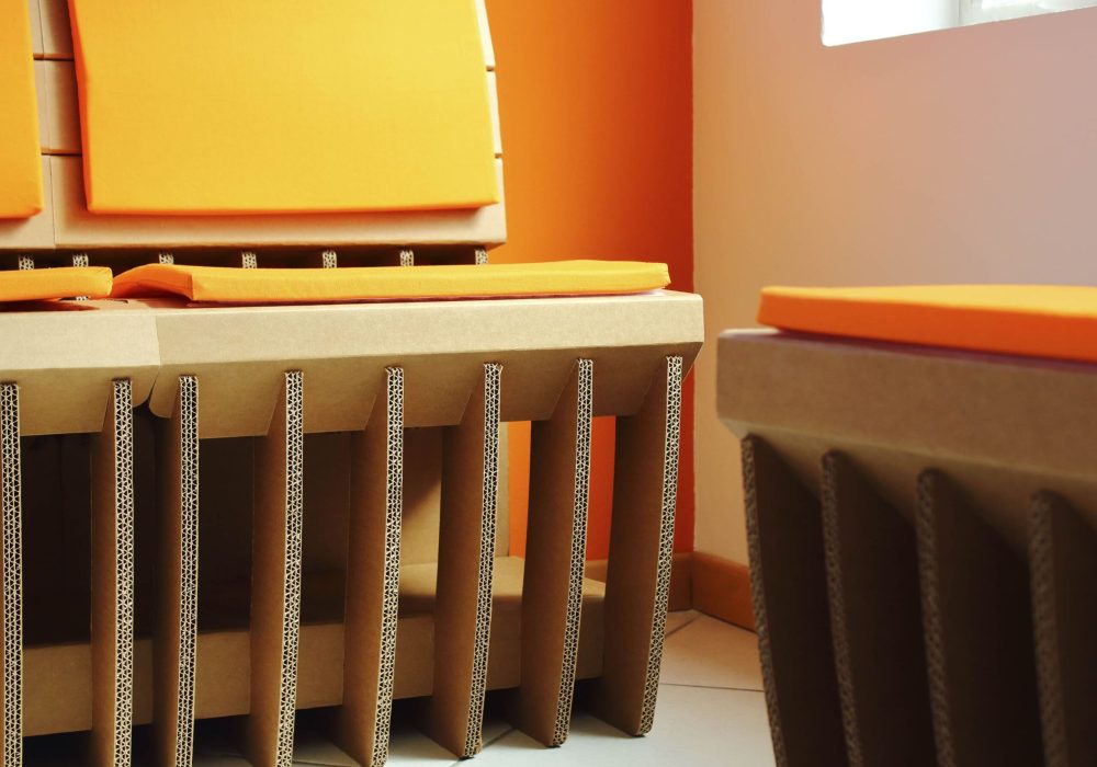 Sedute in cartone serie Tisa