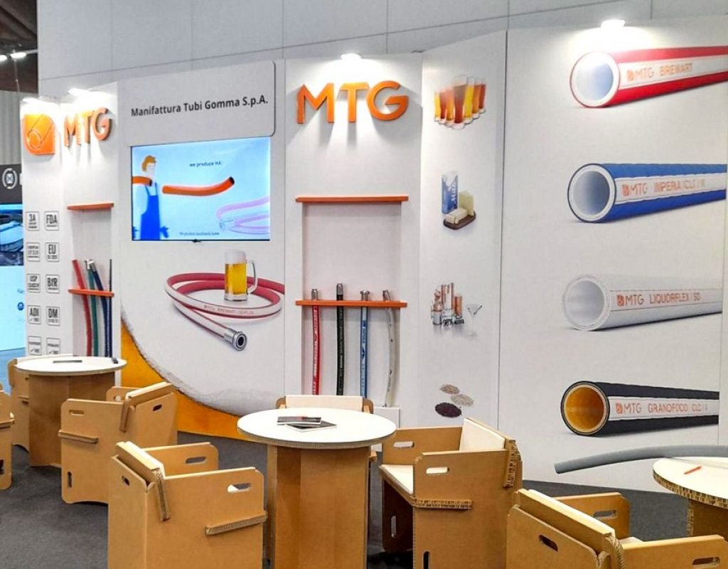 allestimento per fiera di manifattura tubi gomma