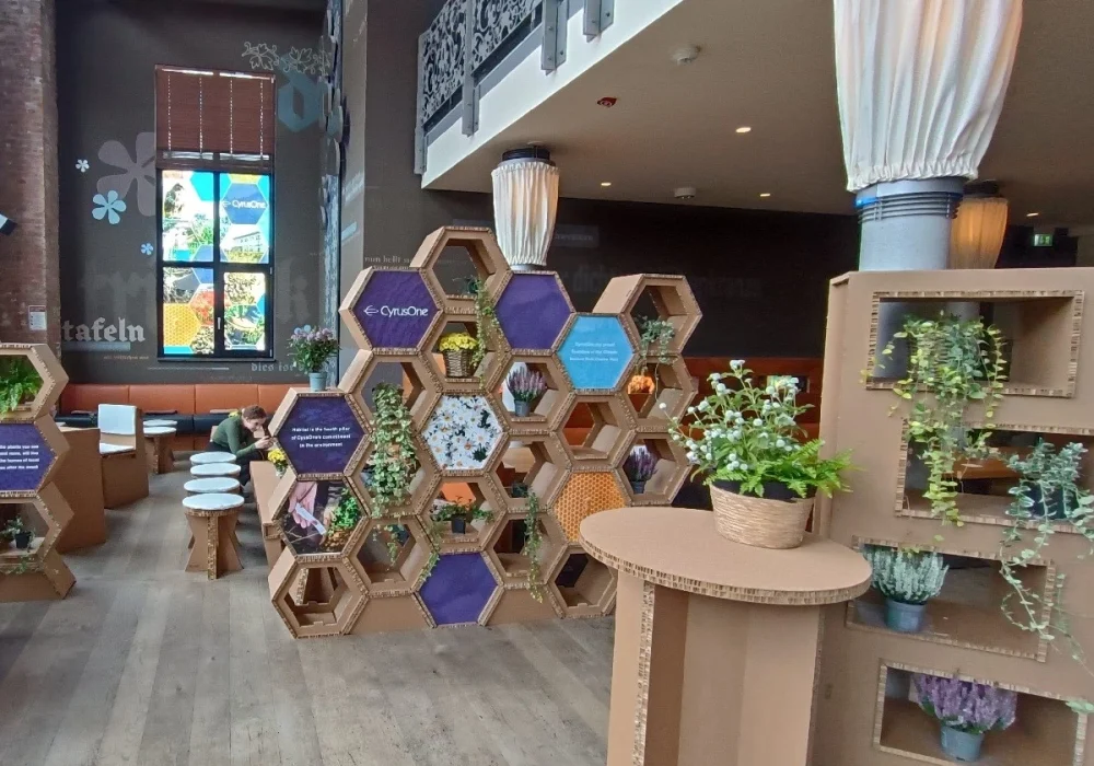 carbon lounge per Cyrus One